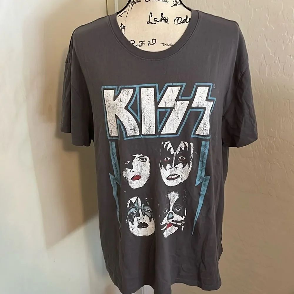 Kiss Band Distressed Gray Distressed Faces Graphic T-Shirt Concert Festival